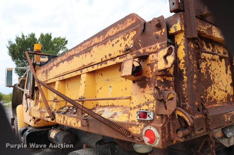 image for item DQ9467 1988 International 1754 dump truck