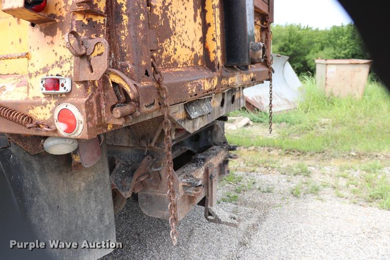 image for item DQ9467 1988 International 1754 dump truck