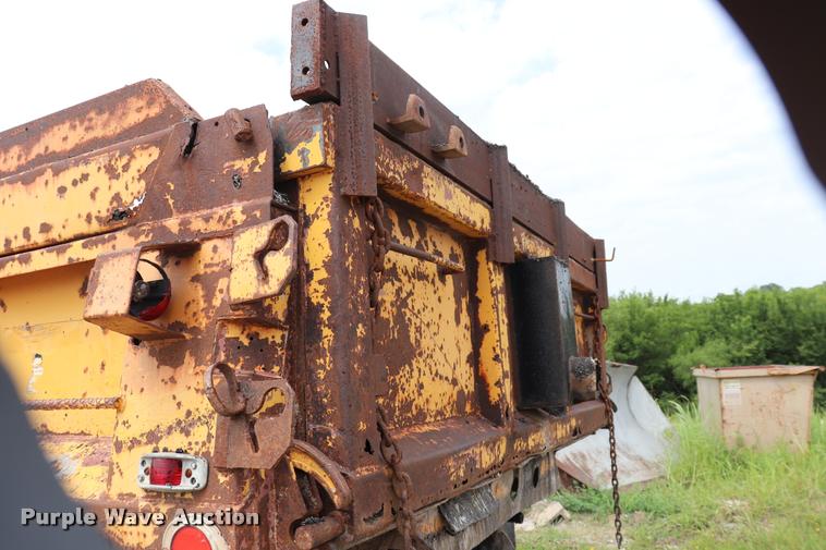 image for item DQ9467 1988 International 1754 dump truck