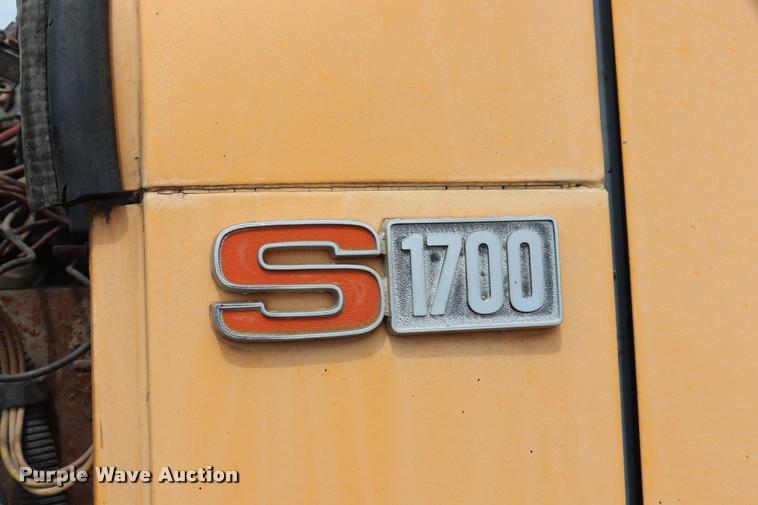 image for item DQ9467 1988 International 1754 dump truck