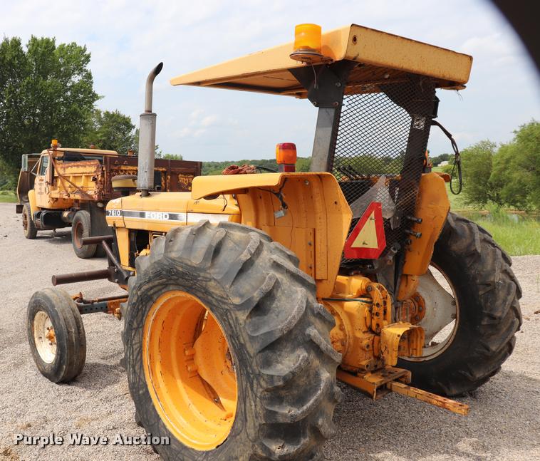image for item DQ9468 Ford 7610 tractor