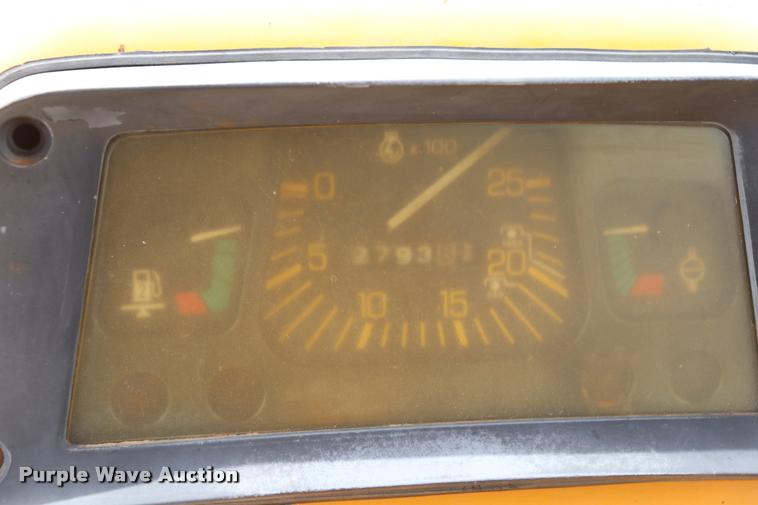 image for item DQ9468 Ford 7610 tractor