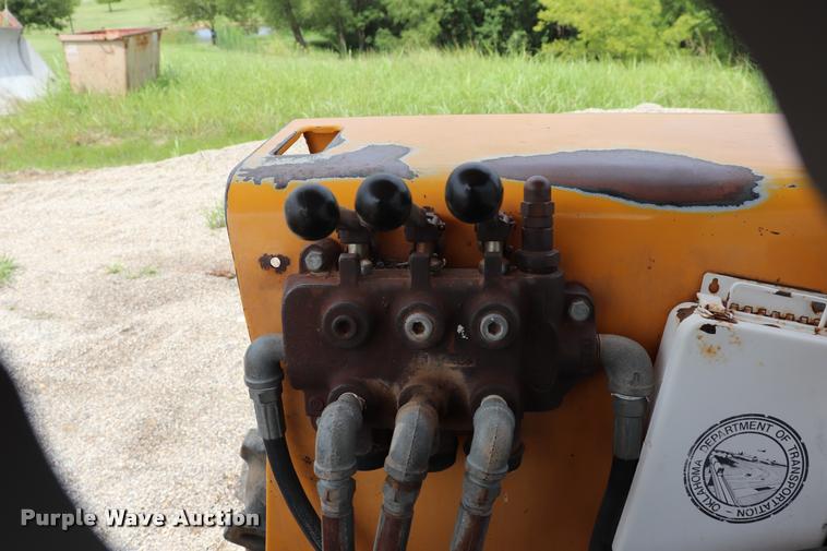 image for item DQ9468 Ford 7610 tractor