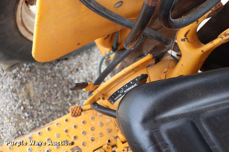 image for item DQ9468 Ford 7610 tractor