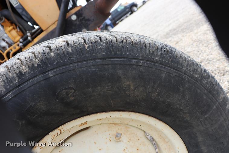 image for item DQ9468 Ford 7610 tractor