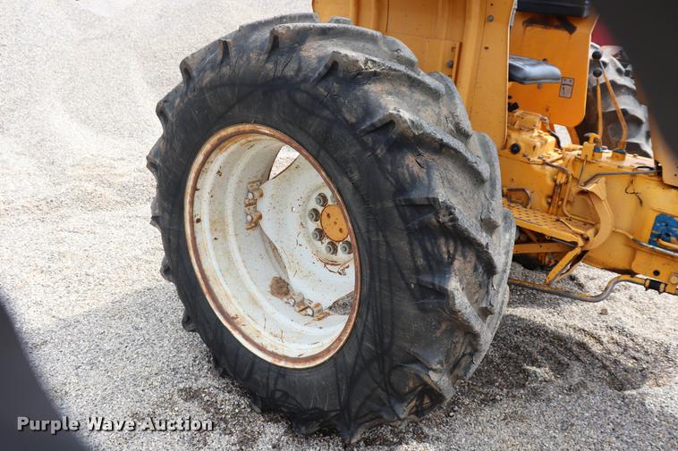 image for item DQ9468 Ford 7610 tractor