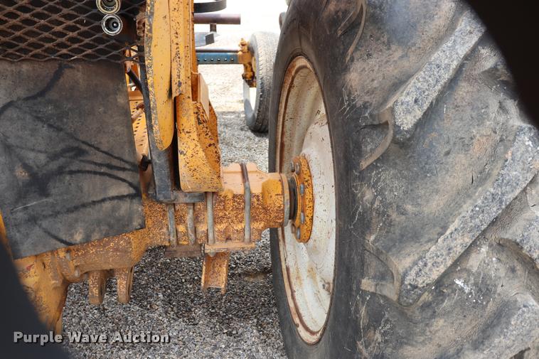 image for item DQ9468 Ford 7610 tractor