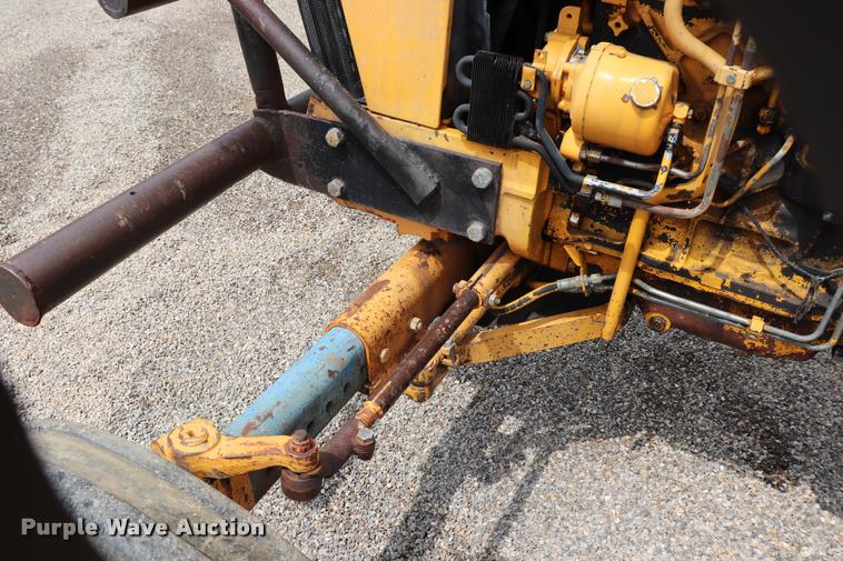 image for item DQ9468 Ford 7610 tractor