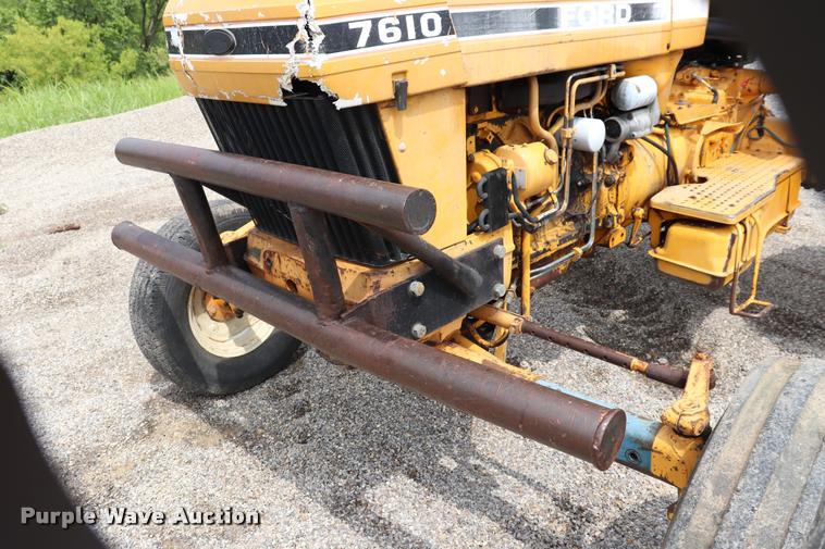 image for item DQ9468 Ford 7610 tractor
