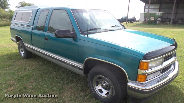 image for item DR9255 1995 Chevrolet 1500 Ext. Cab pickup truck