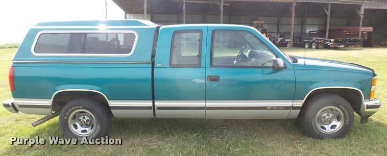 image for item DR9255 1995 Chevrolet 1500 Ext. Cab pickup truck