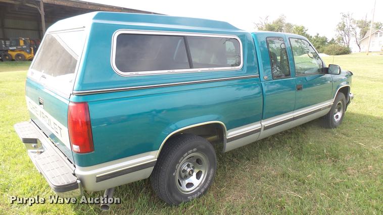 image for item DR9255 1995 Chevrolet 1500 Ext. Cab pickup truck