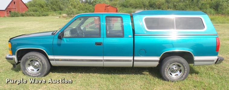image for item DR9255 1995 Chevrolet 1500 Ext. Cab pickup truck
