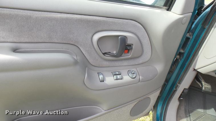 image for item DR9255 1995 Chevrolet 1500 Ext. Cab pickup truck