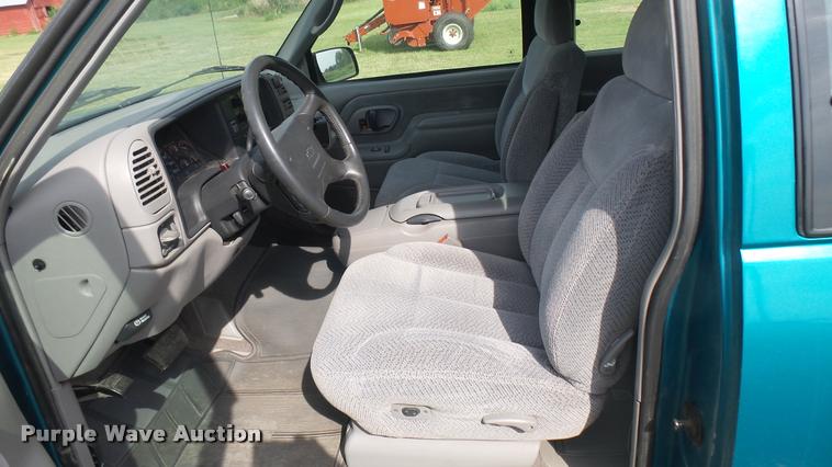 image for item DR9255 1995 Chevrolet 1500 Ext. Cab pickup truck