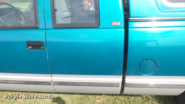 image for item DR9255 1995 Chevrolet 1500 Ext. Cab pickup truck