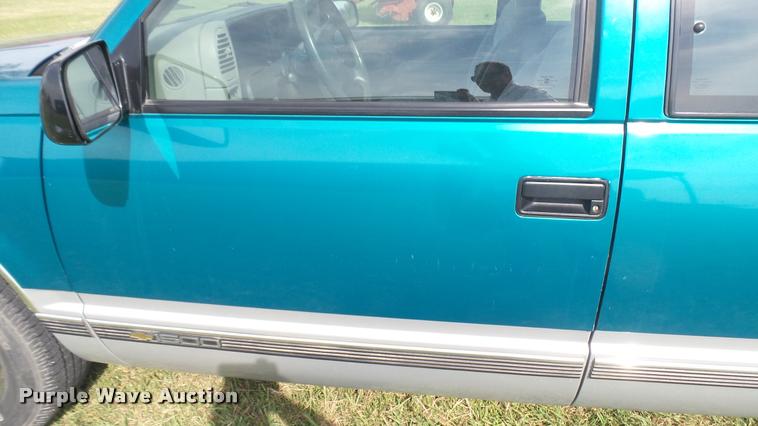 image for item DR9255 1995 Chevrolet 1500 Ext. Cab pickup truck
