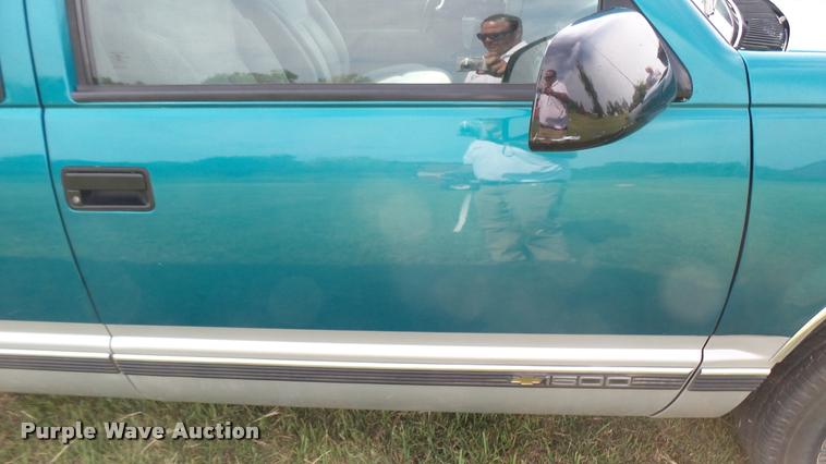 image for item DR9255 1995 Chevrolet 1500 Ext. Cab pickup truck