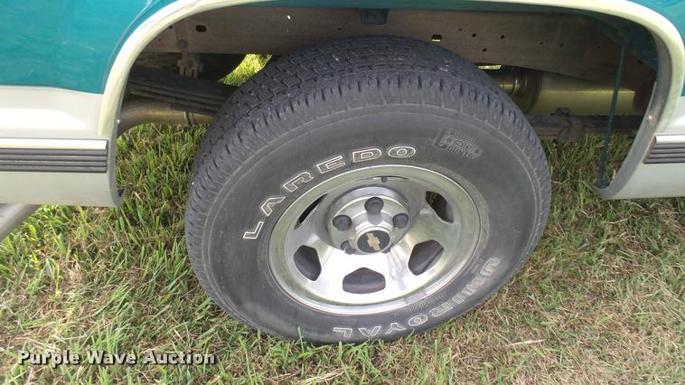 image for item DR9255 1995 Chevrolet 1500 Ext. Cab pickup truck