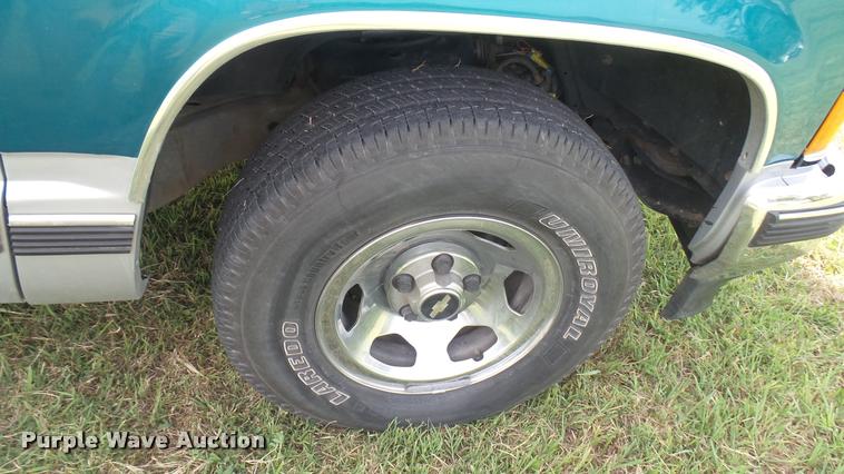 image for item DR9255 1995 Chevrolet 1500 Ext. Cab pickup truck