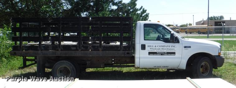 image for item K5893 2004 Ford F350 Super Duty flatbed pickup truck
