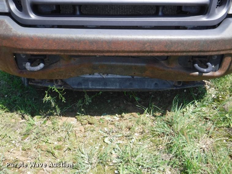 image for item K5893 2004 Ford F350 Super Duty flatbed pickup truck