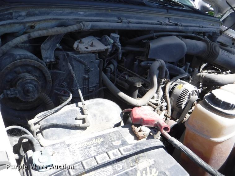 image for item K5893 2004 Ford F350 Super Duty flatbed pickup truck