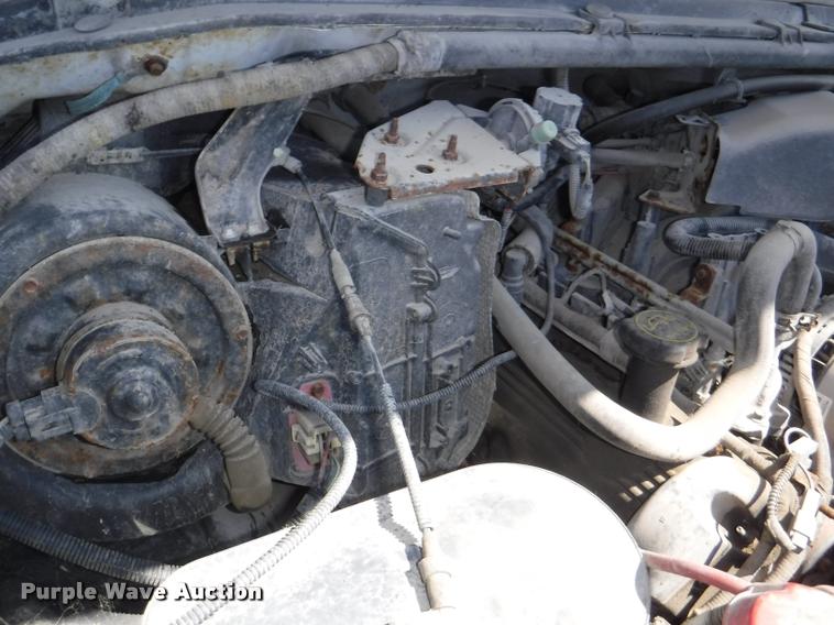 image for item K5893 2004 Ford F350 Super Duty flatbed pickup truck