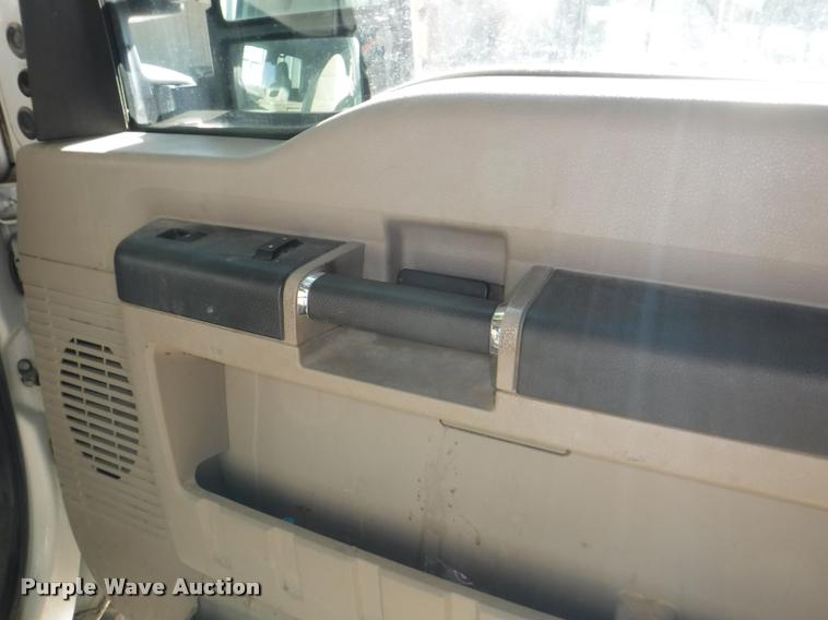 image for item K5896 2008 Ford F350 Super Duty Crew Cab pickup truck