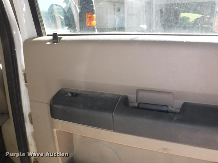 image for item K5896 2008 Ford F350 Super Duty Crew Cab pickup truck