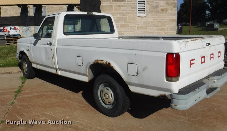 image for item K5969 1990 Ford F150 Custom pickup truck
