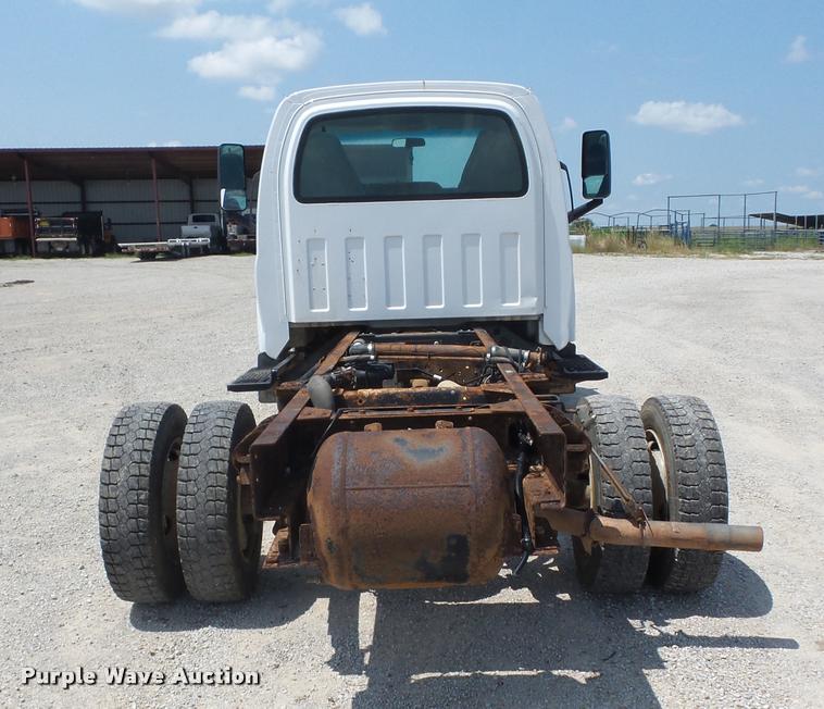 image for item K6447 2004 GMC C5500 truck cab and chassis