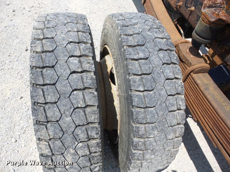 image for item K6447 2004 GMC C5500 truck cab and chassis