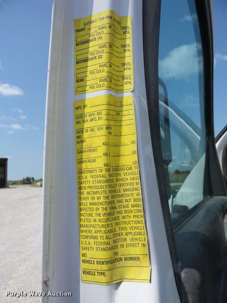 image for item K6447 2004 GMC C5500 truck cab and chassis