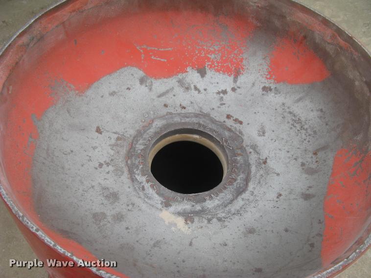 image for item L2273 Clemco SCW1648 sandblast pot