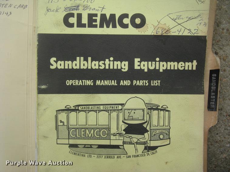 image for item L2273 Clemco SCW1648 sandblast pot