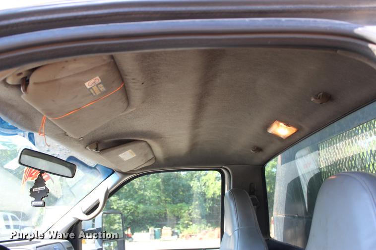 image for item L3179 2000 Ford F550 XL dump truck