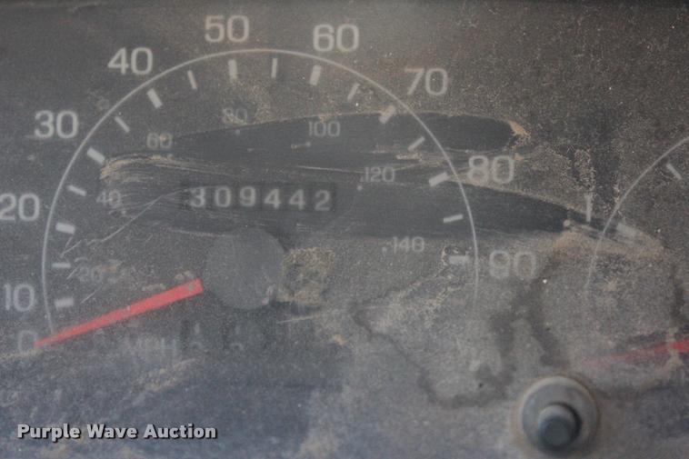 image for item L3179 2000 Ford F550 XL dump truck