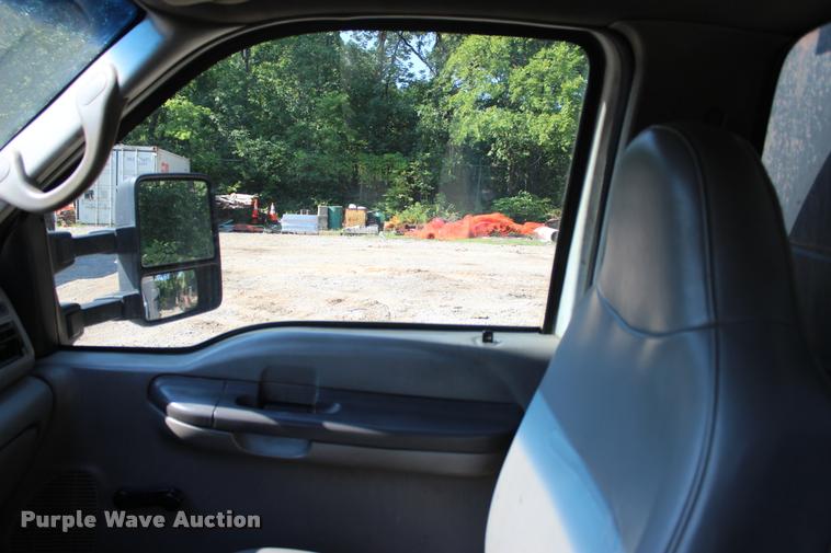 image for item L3179 2000 Ford F550 XL dump truck