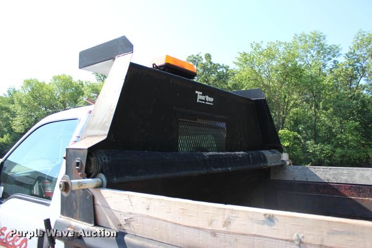 image for item L3179 2000 Ford F550 XL dump truck