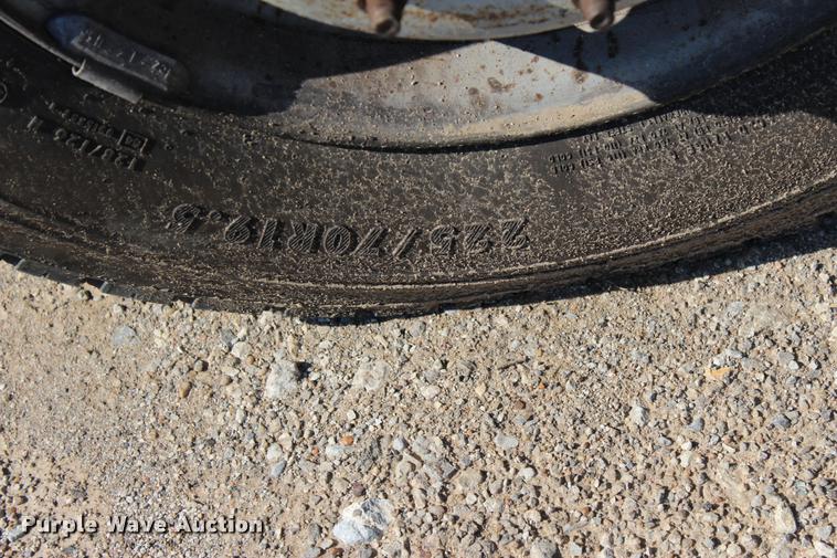 image for item L3179 2000 Ford F550 XL dump truck