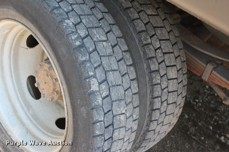 image for item L3179 2000 Ford F550 XL dump truck