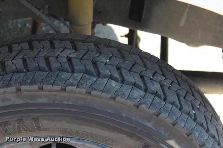 image for item L3179 2000 Ford F550 XL dump truck