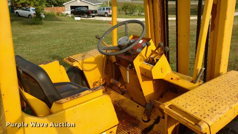 image for item L5628 Massey Ferguson 2500 rough terrain forklift