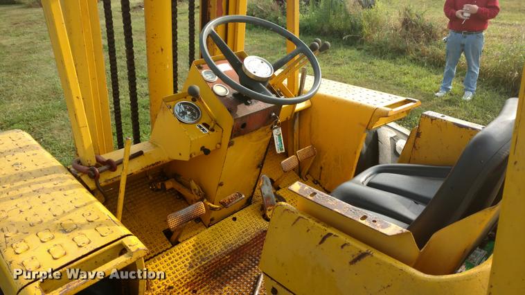 image for item L5628 Massey Ferguson 2500 rough terrain forklift