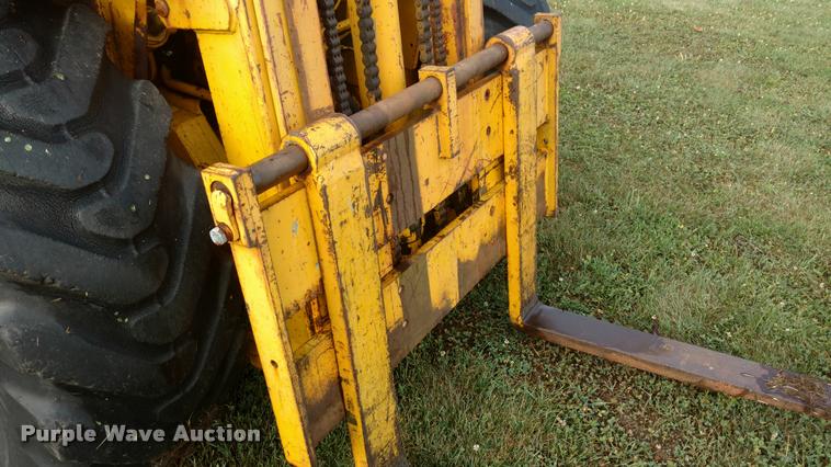 image for item L5628 Massey Ferguson 2500 rough terrain forklift