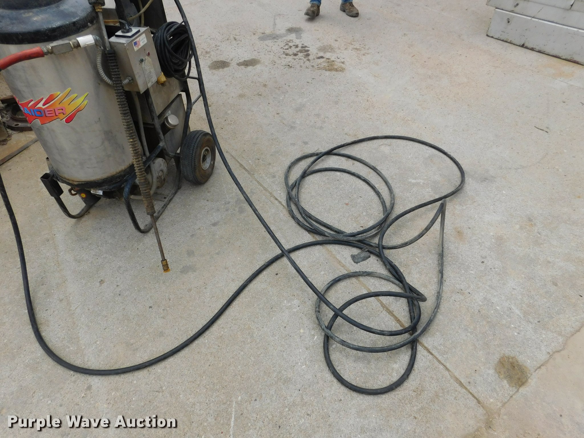 Whitco 214 pressure washer/steam cleaner in Concordia, KS Item DB1030
