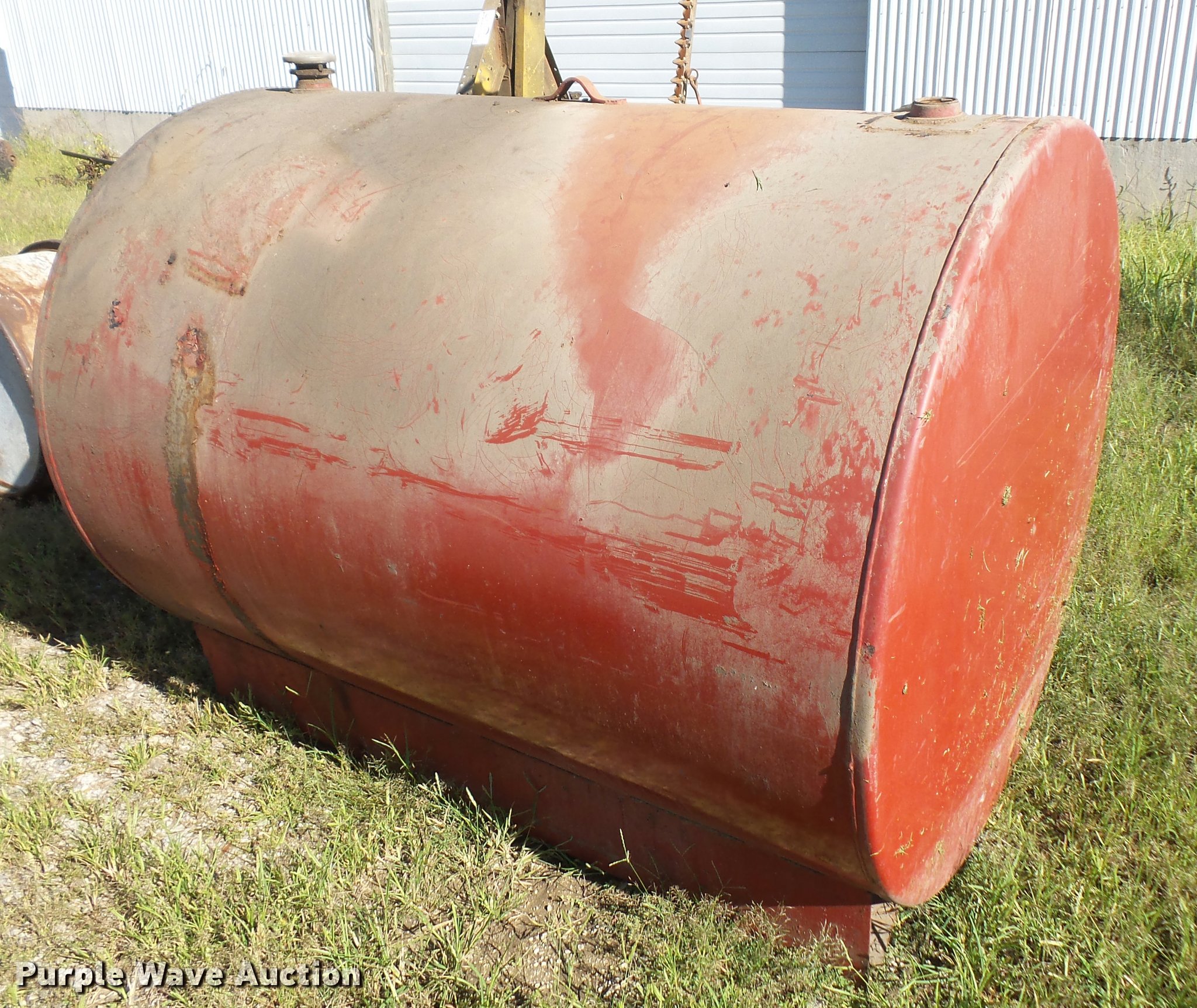 Tank in Kansas City, KS Item DC5423 sold Purple Wave