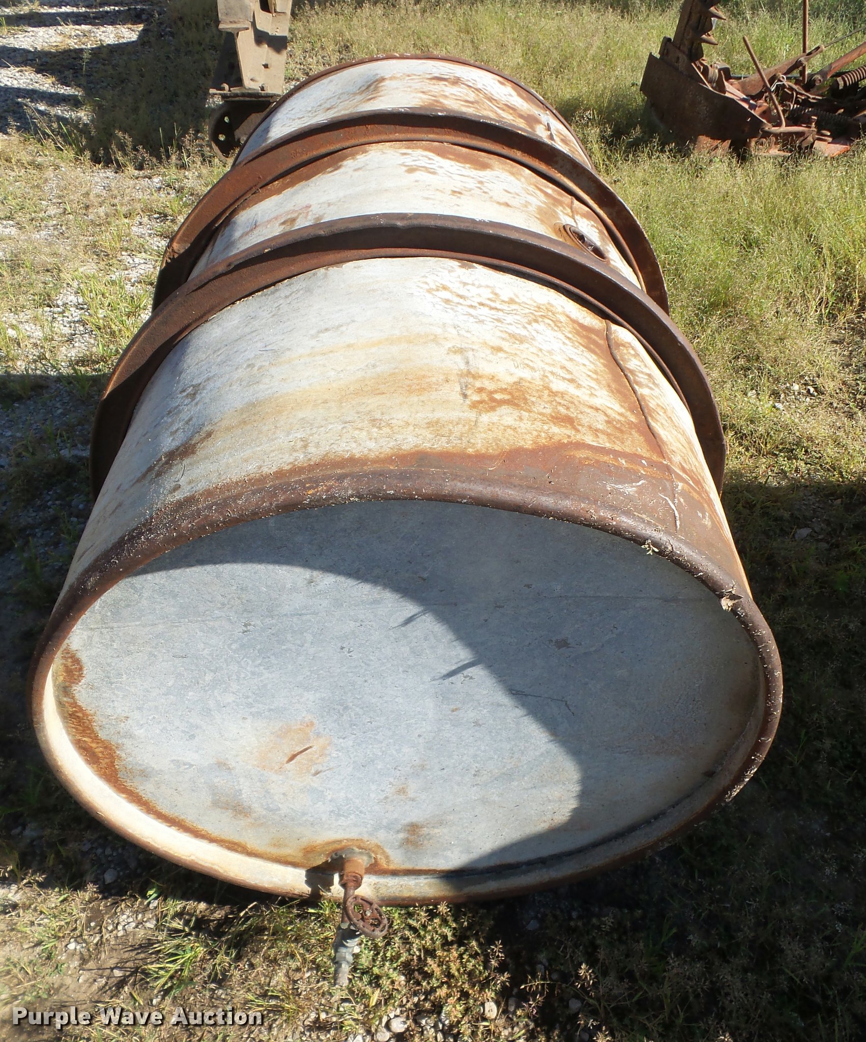 Tank in Kansas City, KS Item DC5423 sold Purple Wave