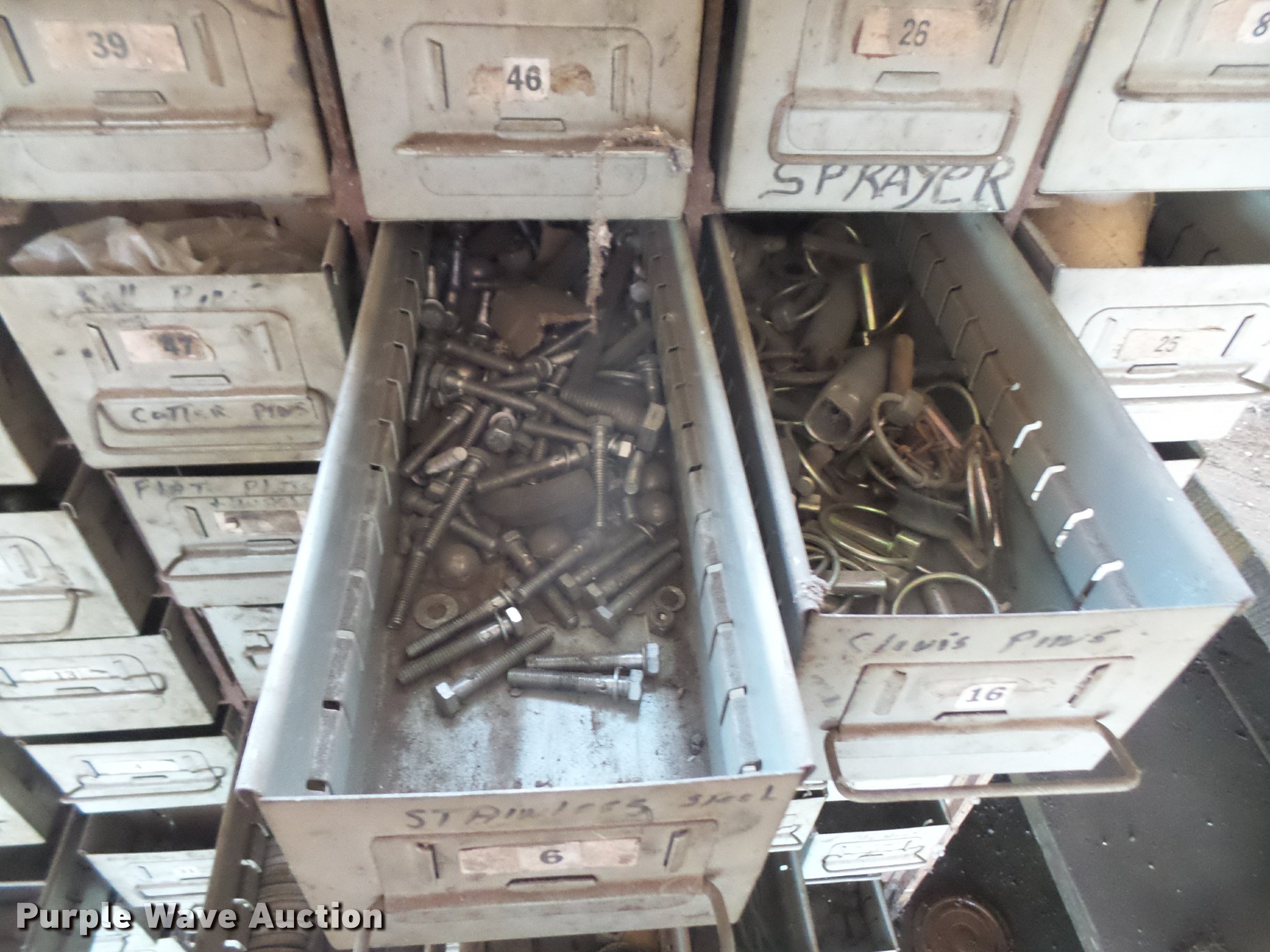 Bolt bin in Kansas City, KS Item DK9304 sold Purple Wave